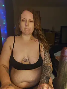 TattedMamaXOXO online show from June 2026 05:12:01 AM