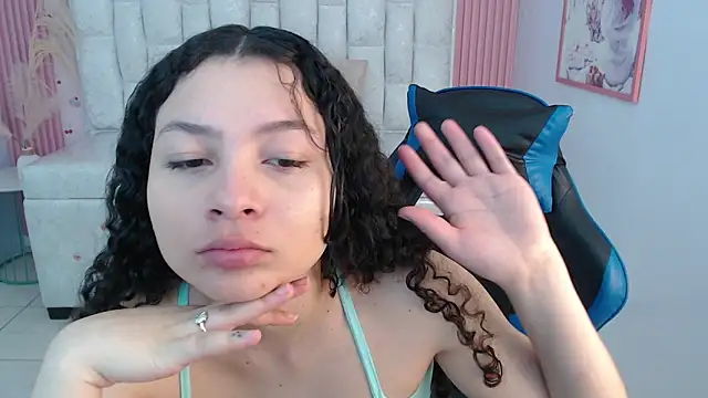 Snapshot of shalon_diaz_s chatting on October 2025 01:04:02 PM shalon diaz s online show from October 2025 01:04:02 PM