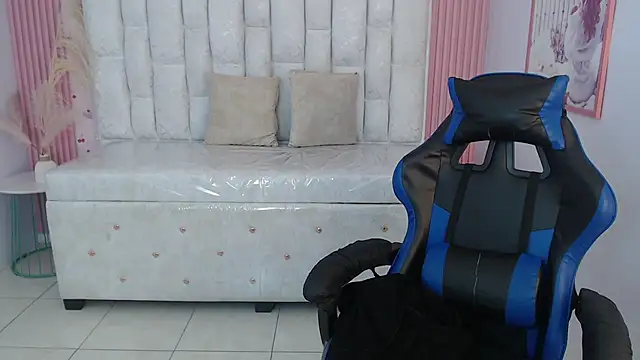 Snapshot of shalon_diaz_s chatting on November 2025 01:13:02 PM shalon diaz s online show from November 2025 01:13:02 PM