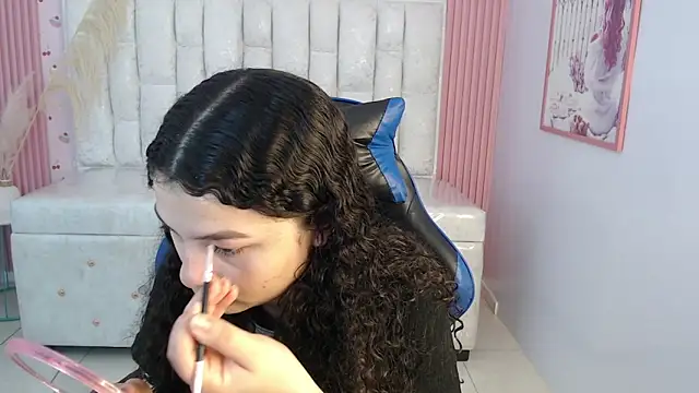 Snapshot of shalon_diaz_s chatting on November 2025 01:22:02 PM shalon diaz s online show from November 2025 01:22:02 PM