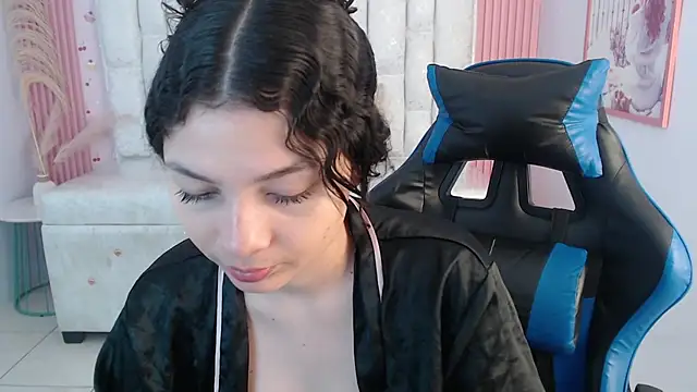 Snapshot of shalon_diaz_s chatting on November 2025 01:00:01 PM shalon diaz s online show from November 2025 01:00:01 PM