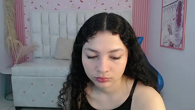 Snapshot of shalon_diaz_s chatting on November 2025 01:43:01 PM shalon diaz s online show from November 2025 01:43:01 PM