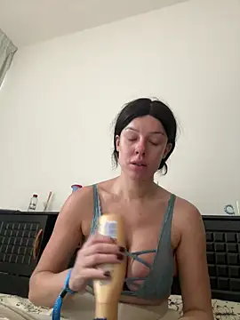 Snapshot of SexySophiaax chatting on February 2025 09:51:02 AM SexySophiaax online show from February 2025 09:51:02 AM