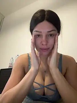 Snapshot of SexySophiaax chatting on March 2025 02:10:02 PM SexySophiaax online show from March 2025 02:10:02 PM