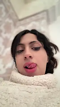 Snapshot of majdolin78 chatting on April 2026 09:15:01 AM majdolin78 online show from April 2026 09:15:01 AM