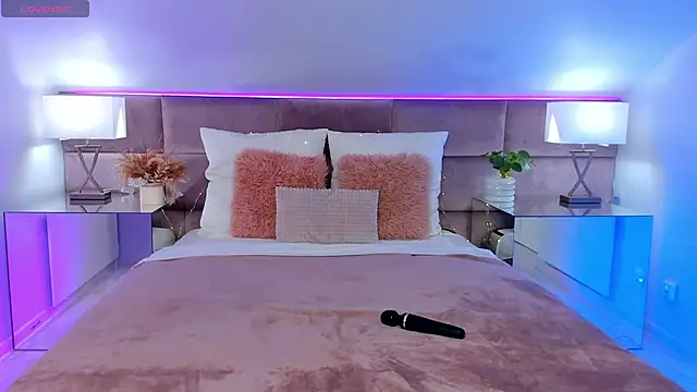 SusanBlair online show from October 2025 01:28:01 PM