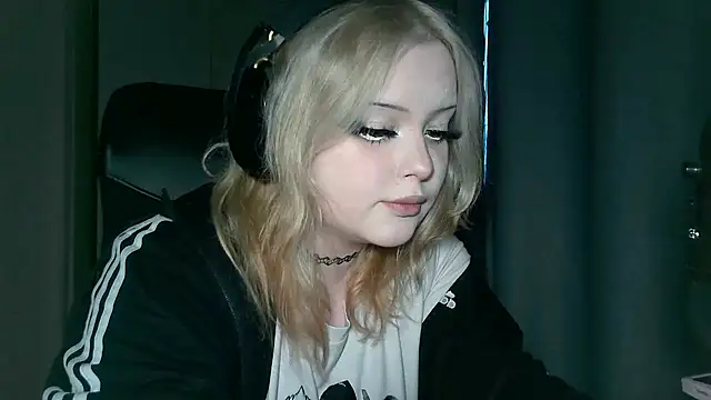 Electro doll online show from February 2025 01:11:02 PM