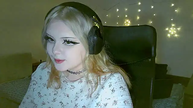 Electro doll online show from February 2025 02:09:02 PM