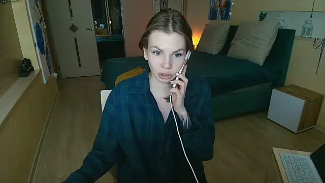 ReginaSparkle online show from October 2025 05:53:01 PM