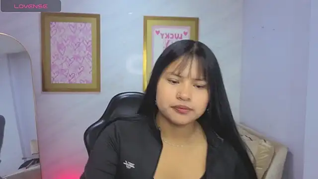 Paulette v online show from April 2026 01:02:01 PM