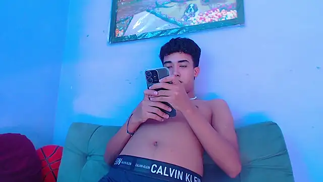 Snapshot of Kleo_forever chatting on January 2025 07:47:02 PM Kleo forever online show from January 2025 07:47:02 PM