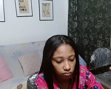 LITTLEDOLLHOT online show from December 2025 12:32:01 PM