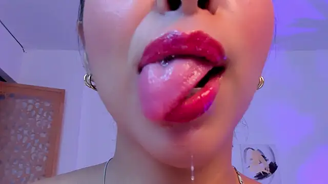 Snapshot of sophierooy22 chatting on March 2025 10:50:02 AM sophierooy22 online show from March 2025 10:50:02 AM
