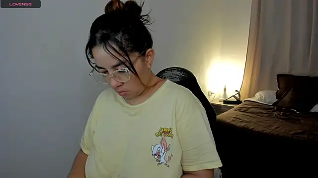 brithany olson25 online show from November 2025 01:37:02 PM