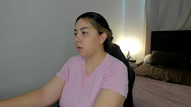 brithany olson25 online show from April 2026 02:29:01 PM