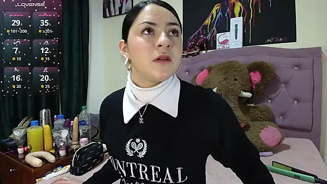 Emmie Hot online show from October 2025 11:53:02 AM