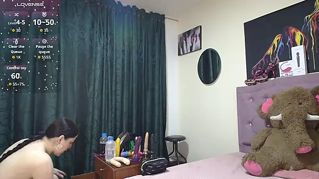 Emmie Hot online show from October 2025 12:06:02 PM