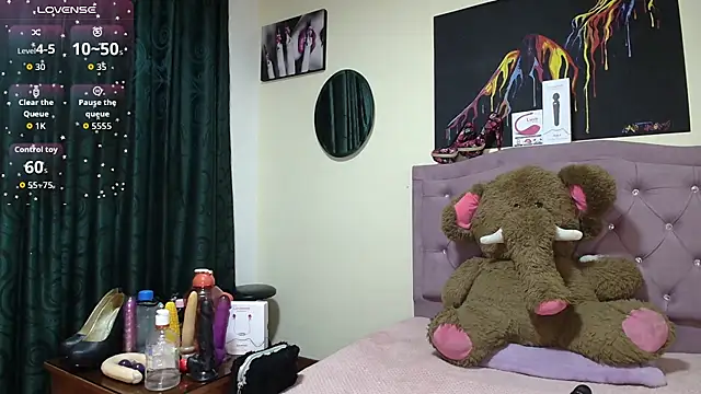 Emmie Hot online show from December 2025 12:14:02 PM