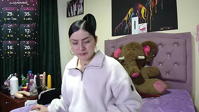 Emmie Hot online show from March 2026 11:48:01 AM