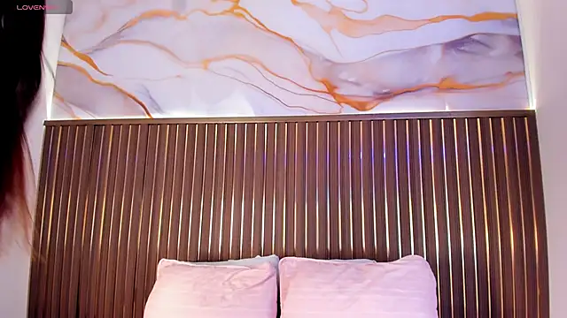 Snapshot of elevensky chatting on October 2025 08:00:02 PM elevensky online show from October 2025 08:00:02 PM