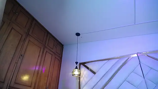 luxurycoupl online show from November 2025 03:42:02 AM