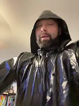 Snapshot of Dadbod4you chatting on March 2025 07:04:02 AM Dadbod4you online show from March 2025 07:04:02 AM