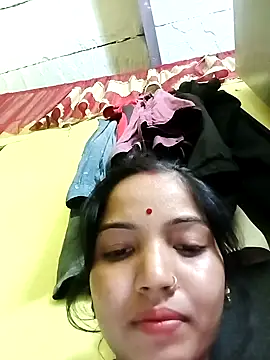 Snapshot of Bhuvi_Bedi chatting on January 2025 02:17:02 PM Bhuvi Bedi online show from January 2025 02:17:02 PM