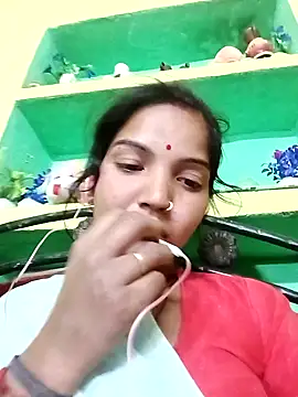 Snapshot of Bhuvi_Bedi chatting on February 2025 02:56:02 PM Bhuvi Bedi online show from February 2025 02:56:02 PM