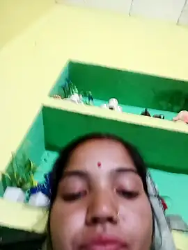 Snapshot of Bhuvi_Bedi chatting on February 2025 06:36:01 AM Bhuvi Bedi online show from February 2025 06:36:01 AM