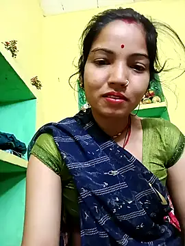 Snapshot of Bhuvi_Bedi chatting on February 2025 10:22:01 PM Bhuvi Bedi online show from February 2025 10:22:01 PM