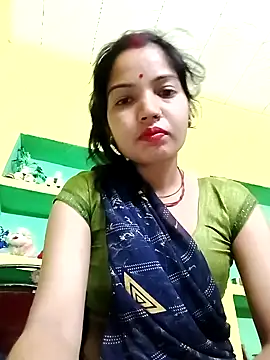 Snapshot of Bhuvi_Bedi chatting on February 2025 09:59:02 PM Bhuvi Bedi online show from February 2025 09:59:02 PM