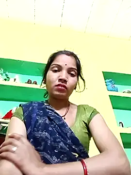 Snapshot of Bhuvi_Bedi chatting on February 2025 10:03:01 PM Bhuvi Bedi online show from February 2025 10:03:01 PM