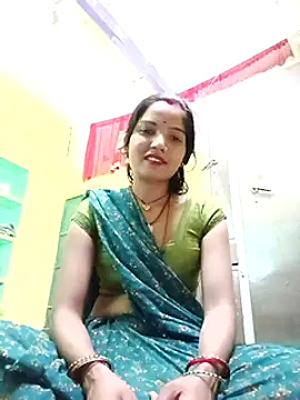 Snapshot of Bhuvi_Bedi chatting on February 2025 10:36:02 AM Bhuvi Bedi online show from February 2025 10:36:02 AM
