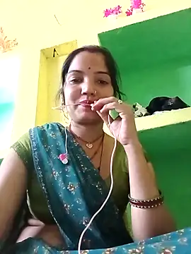 Snapshot of Bhuvi_Bedi chatting on February 2025 04:35:02 PM Bhuvi Bedi online show from February 2025 04:35:02 PM