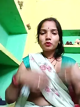 Snapshot of Bhuvi_Bedi chatting on February 2025 03:15:02 PM Bhuvi Bedi online show from February 2025 03:15:02 PM