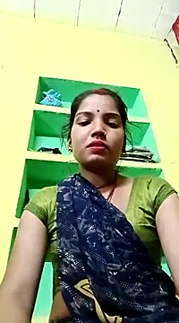 Snapshot of Bhuvi_Bedi chatting on March 2025 02:10:02 PM Bhuvi Bedi online show from March 2025 02:10:02 PM