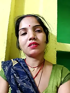Snapshot of Bhuvi_Bedi chatting on March 2025 04:28:02 PM Bhuvi Bedi online show from March 2025 04:28:02 PM