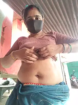 Snapshot of Bhuvi_Bedi chatting on May 2026 11:47:01 AM Bhuvi Bedi online show from May 2026 11:47:01 AM