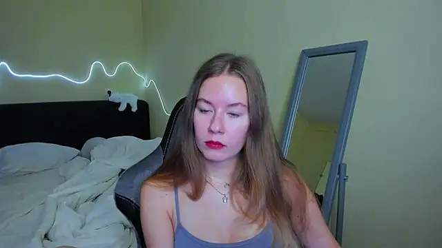 EmilyPaw online show from November 2025 09:09:01 AM