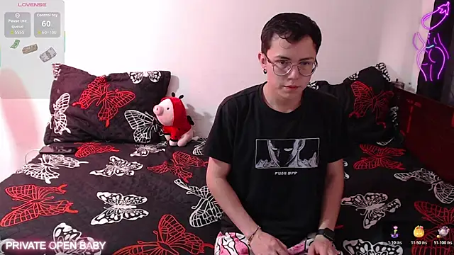 Tina 4 Charlie online show from October 2025 12:20:01 PM