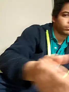 Snapshot of cingonduro chatting on February 2026 10:14:02 PM cingonduro online show from February 2026 10:14:02 PM