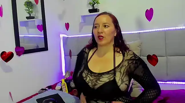 Madisson Housse online show from February 2025 10:52:02 PM