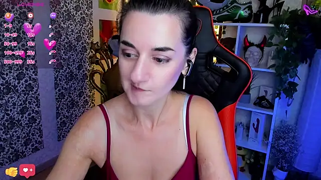 Snapshot of JessicaAlfo chatting on July 2026 02:39:01 AM JessicaAlfo online show from July 2026 02:39:01 AM