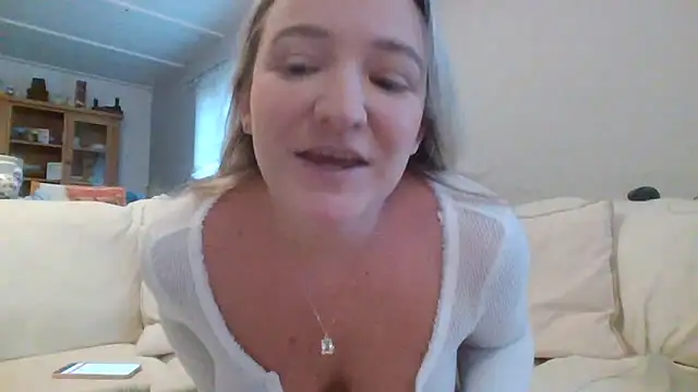 Snapshot of Delilahs_Playtime chatting on October 2025 04:06:02 PM Delilahs Playtime online show from October 2025 04:06:02 PM