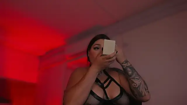 bonnieAn online show from November 2025 11:18:02 AM