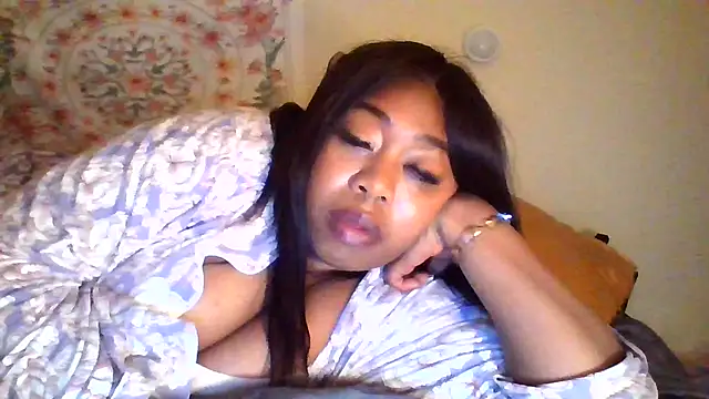 Snapshot of angeliquebelcali chatting on November 2025 06:01:01 AM angeliquebelcali online show from November 2025 06:01:01 AM