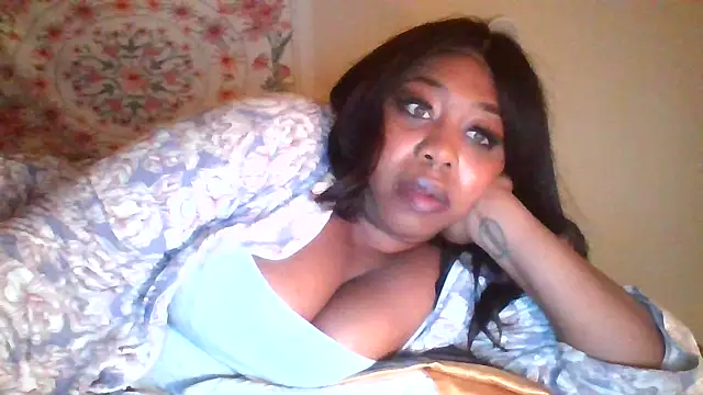 Snapshot of angeliquebelcali chatting on November 2025 07:07:01 AM angeliquebelcali online show from November 2025 07:07:01 AM