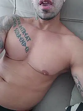 Snapshot of badbrown chatting on October 2025 11:03:01 AM badbrown online show from October 2025 11:03:01 AM