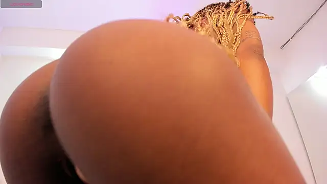 Snapshot of taliarussel chatting on February 2025 01:00:01 AM taliarussel online show from February 2025 01:00:01 AM