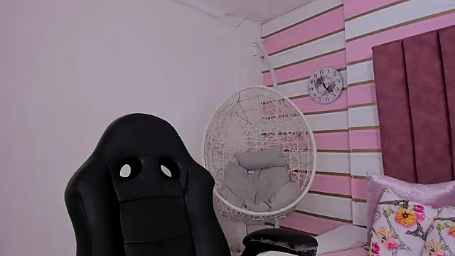 Snapshot of taliarussel chatting on March 2025 10:39:02 PM taliarussel online show from March 2025 10:39:02 PM